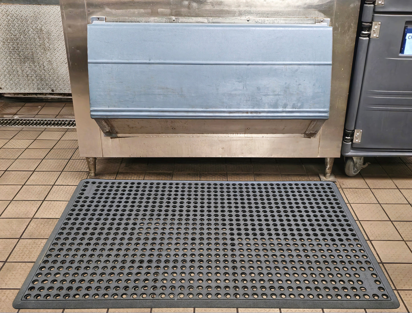 G-Series® Drain-Thru Beveled (Grit Surface)